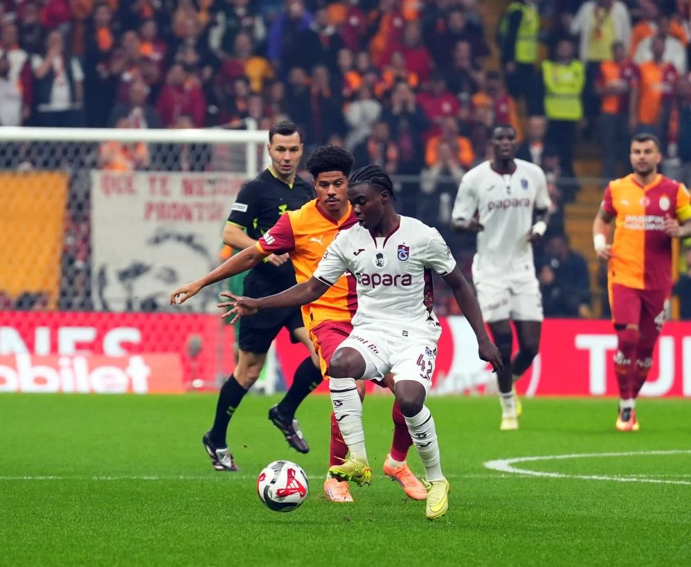Galatasaray ve Trabzonspor'dan sessiz maç: Zirvede puanlar paylaşıldı!