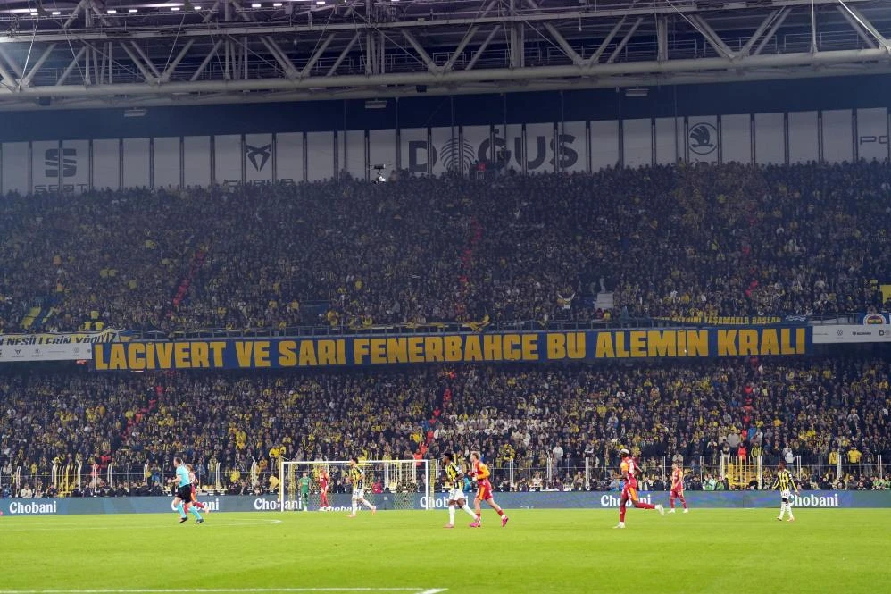 Fenerbahçe'de İsmail Yüksek'ten hakeme tebrik!