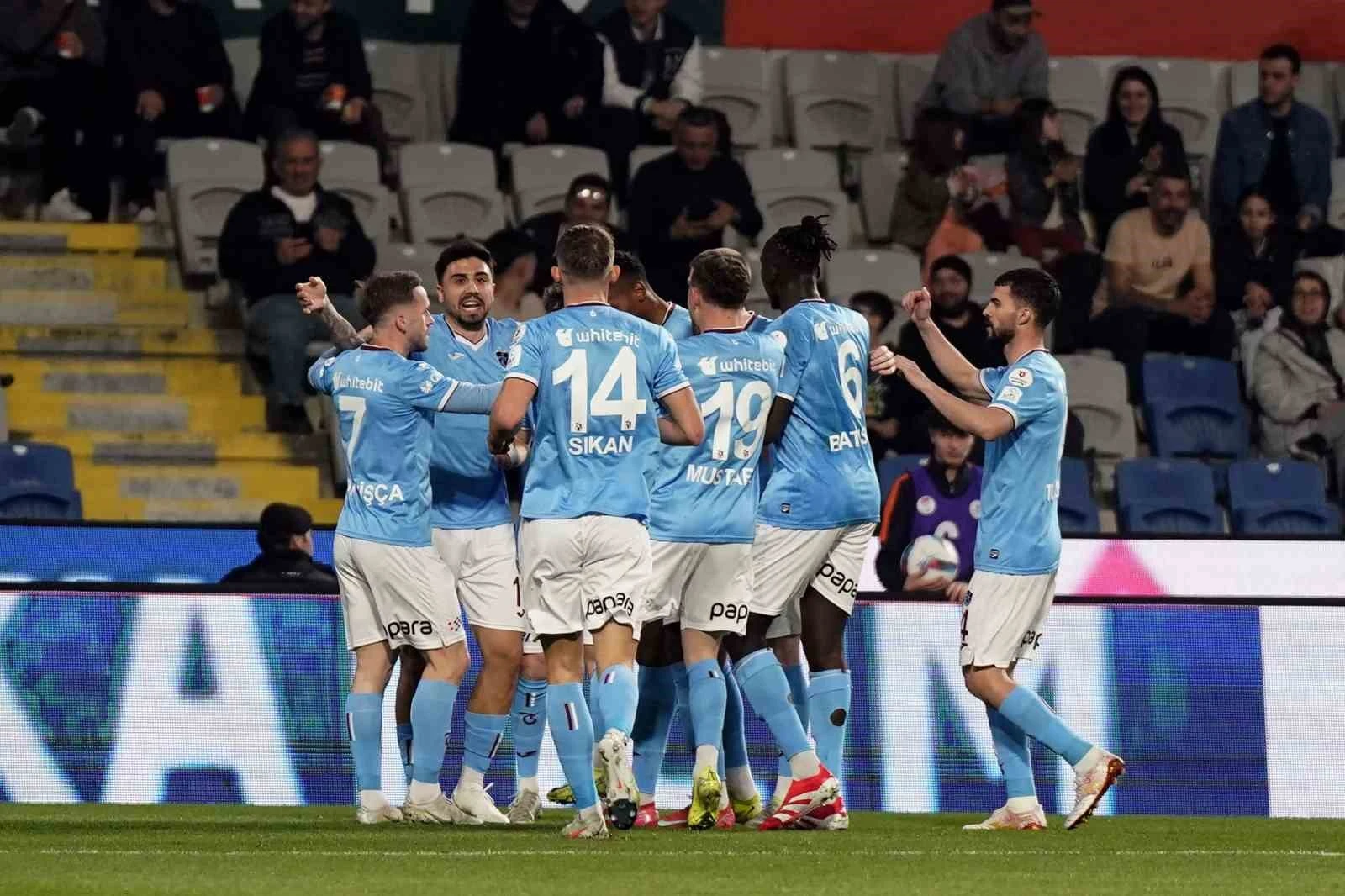 Trabzonspor Fatih Tekke ile kendine geldi! İstanbul'da gövde gösterisi