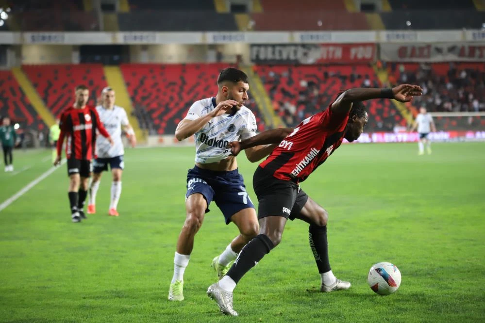 Jose Mourinho'nun şampiyonluk inadı: Fenerbahçe geriden gelip kazandı! 