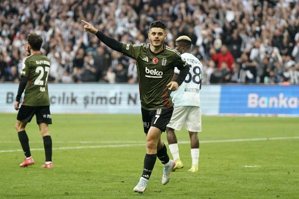 Beşiktaş farklı kazandı: Kartal Avrupa aşkına! 