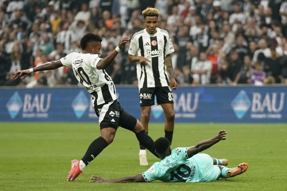 Beşiktaş son dakikalarda yıkıldı! Çaykur Rizespor İstanbul'da kazandı