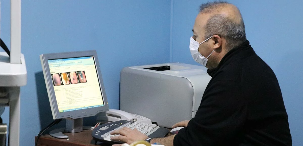 Doktorlar bile şaşkına döndü: Midesinden 1,5 kilo saç yumağı çıktı