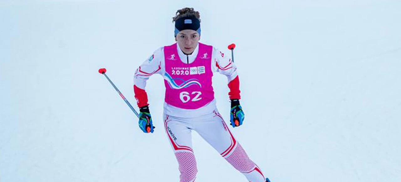 Özlem Ceren Dursun Kimdir?