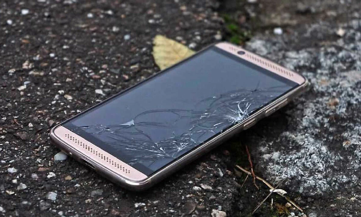 Telefon kırılmalarına son: Çelikten güçlü, plastikten hafif malzeme üretildi