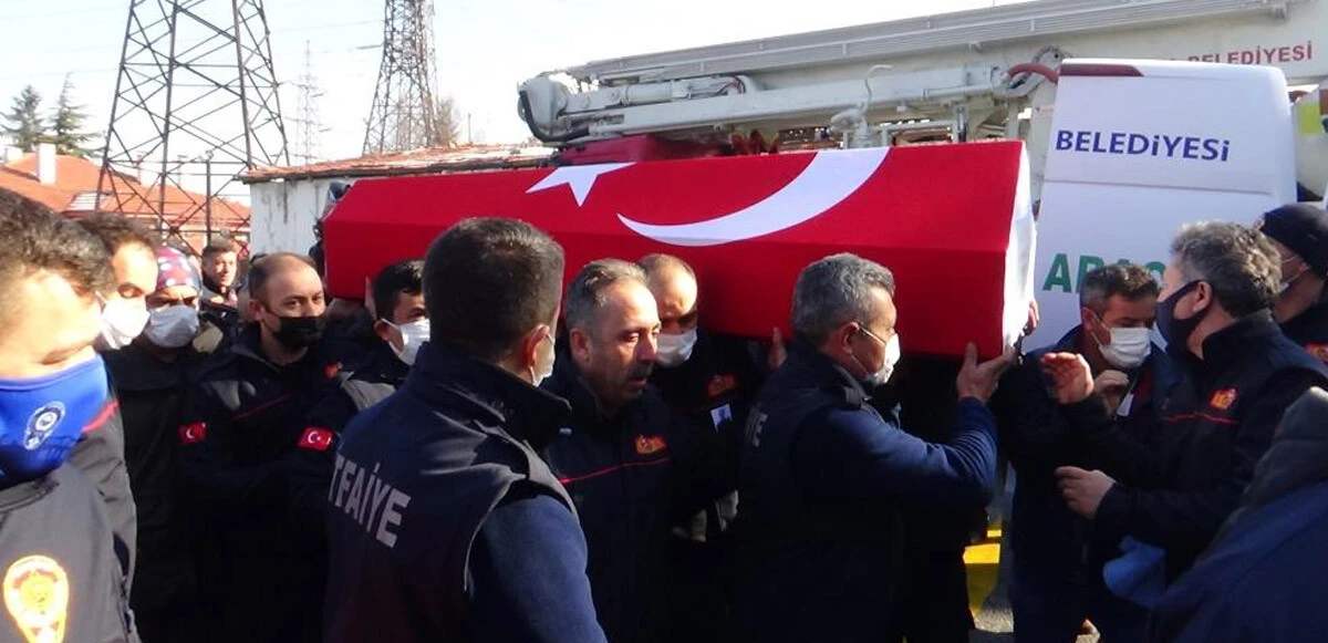 189 günlük yaşam savaşını kaybeden itfaiye eri son yolculuğuna uğurlandı