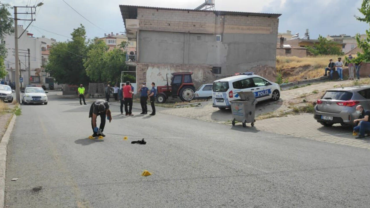 Doktora silahla saldırdı, savunması pes dedirtti