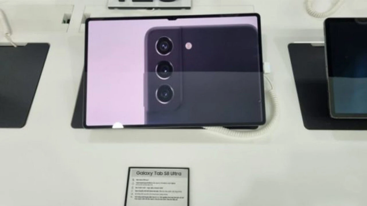 Galaxy Tab S8 Ultra kanlı canlı görüldü