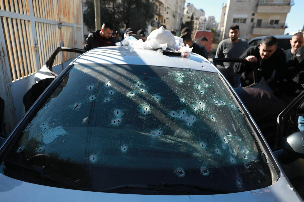 İşgalci İsrail'in güçleri 3 Filistinliyi öldürdü