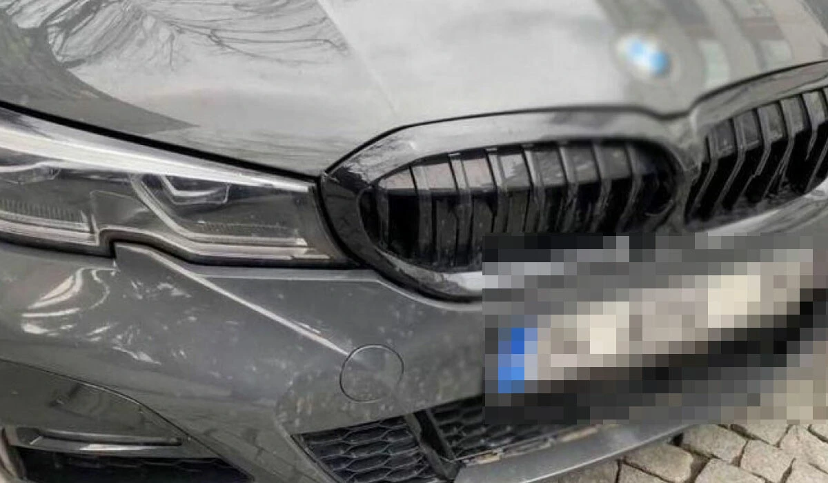 Yıldız Tilbe trafik kazası geçirdi, arabayı suçladı