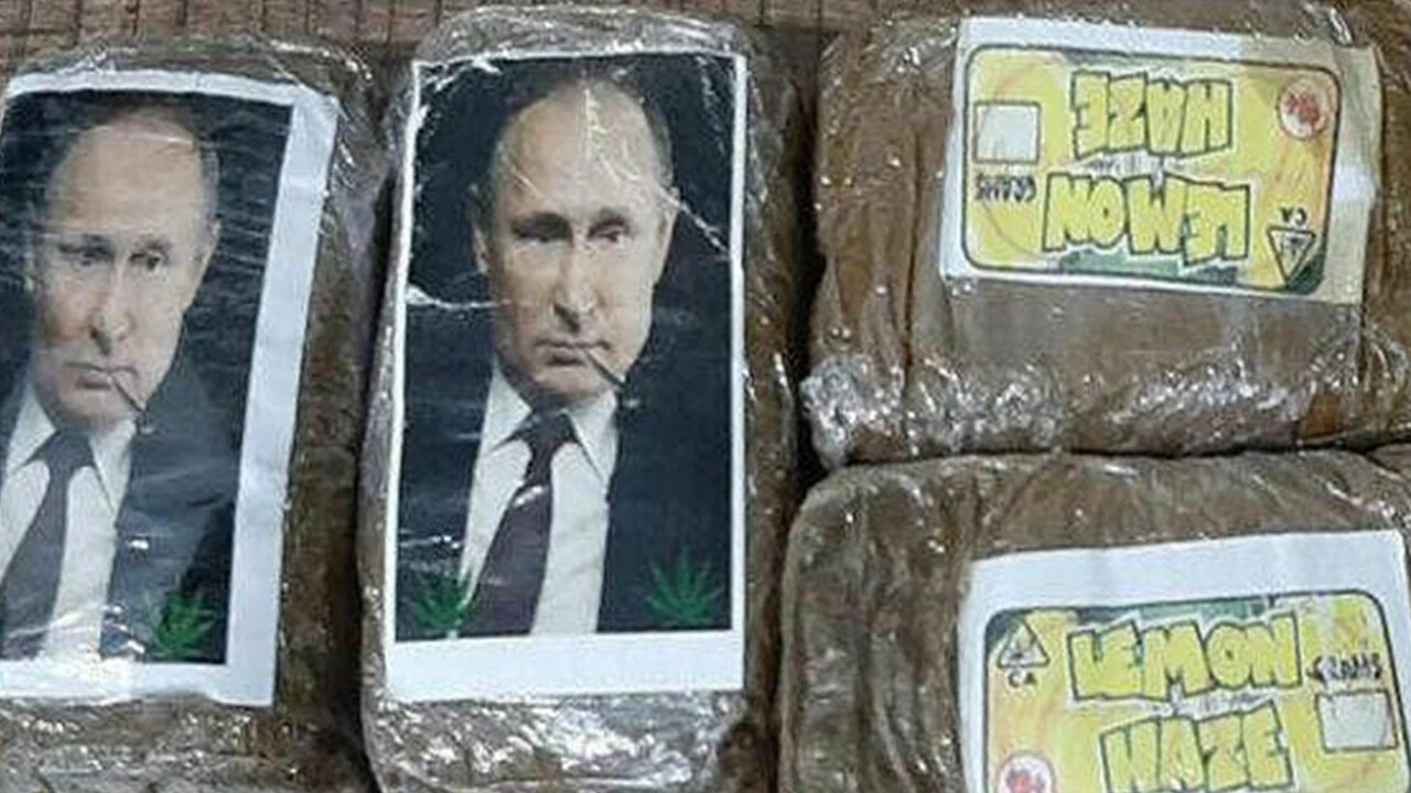 Libya sahillerine vurdu! Uyuşturucu paketlerinin üstünde Vladimir Putin'in görüntüleri var