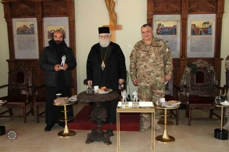 Güney Kıbrıs'ta yeni skandal: Papazlara ağır silah eğitimi