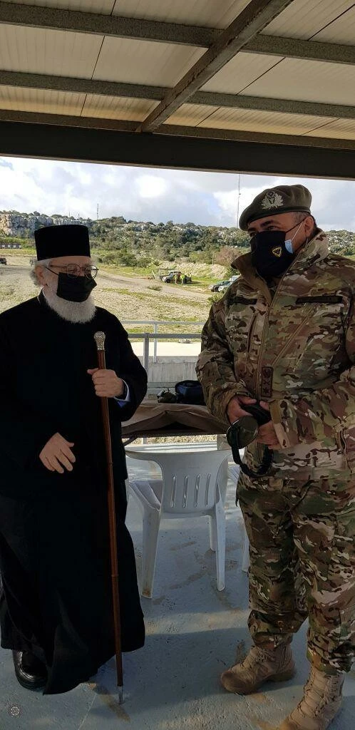 Güney Kıbrıs'ta yeni skandal: Papazlara ağır silah eğitimi