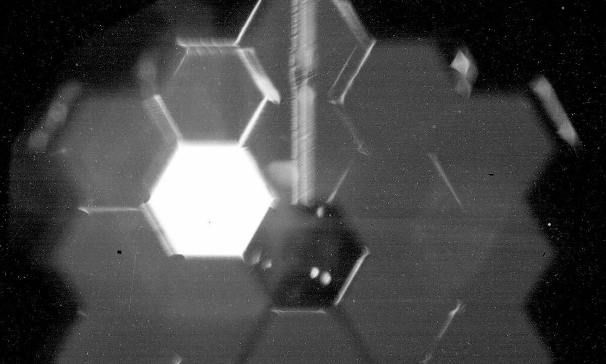 James Webb Uzay Teleskobu beklentileri boşa çıkarmadı: Hem yıldızı çekti hem de kendini