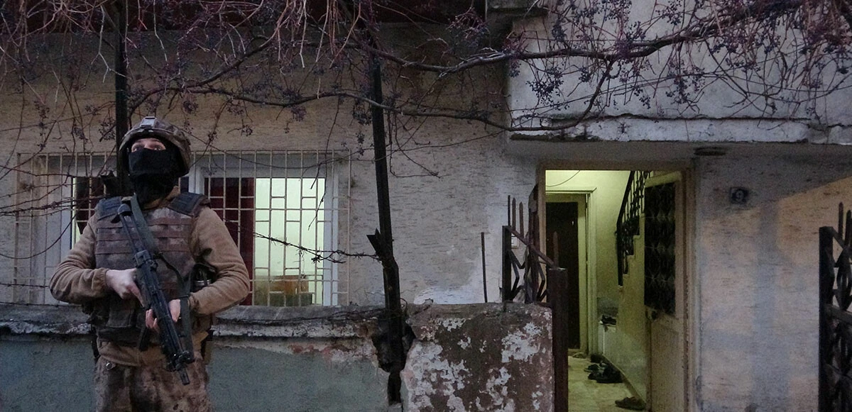 Mersin'de 15 Şubat öncesi 52 adrese PKK/KCK operasyonu