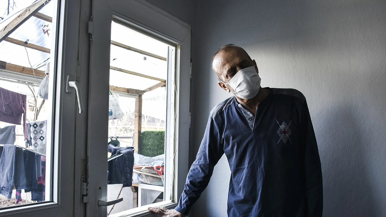 14 aydır karantinada! 78 testi pozitif çıkan Muzaffer Kayasan’dan aşı çağrısı