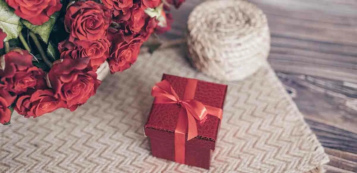 Sevgililer Günü mesajları için en romantik kitap ve film alıntıları: Sevgilinizin gönlüne taht kurun