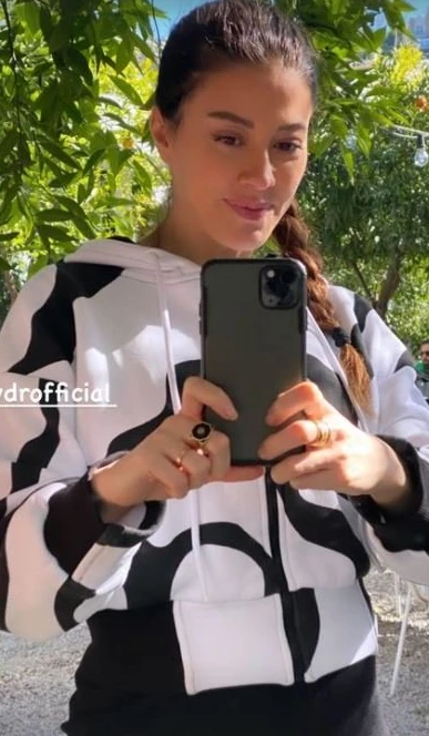 Kıvanç Tatlıtuğ’un eşi Başak Dizer'in paylaşımı sosyal medyayı salladı: Bebek göründü