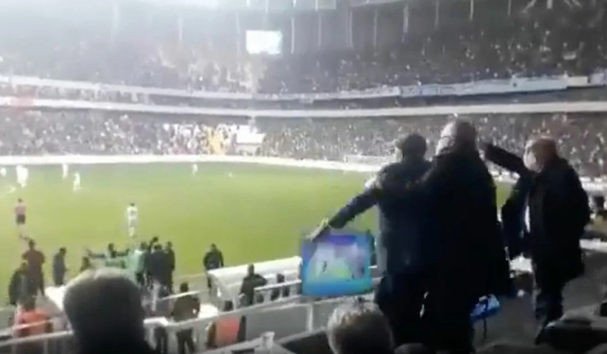 Murat Sancak protokolde çılgına döndü! Kimse sakinleştiremedi, TV’yi fırlattı