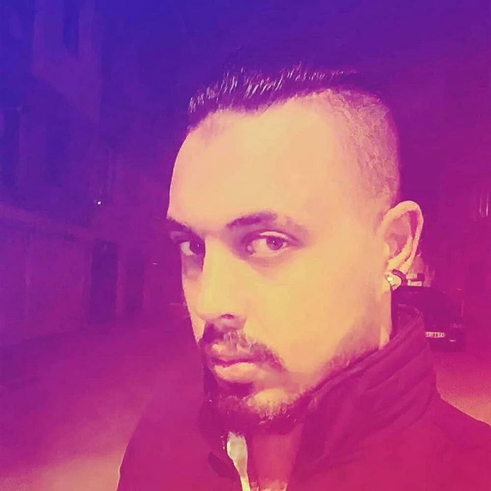 Mezarlıkta intihar girişimi: Vazgeçtiği sırada hem kendini hem astsubayı vurdu