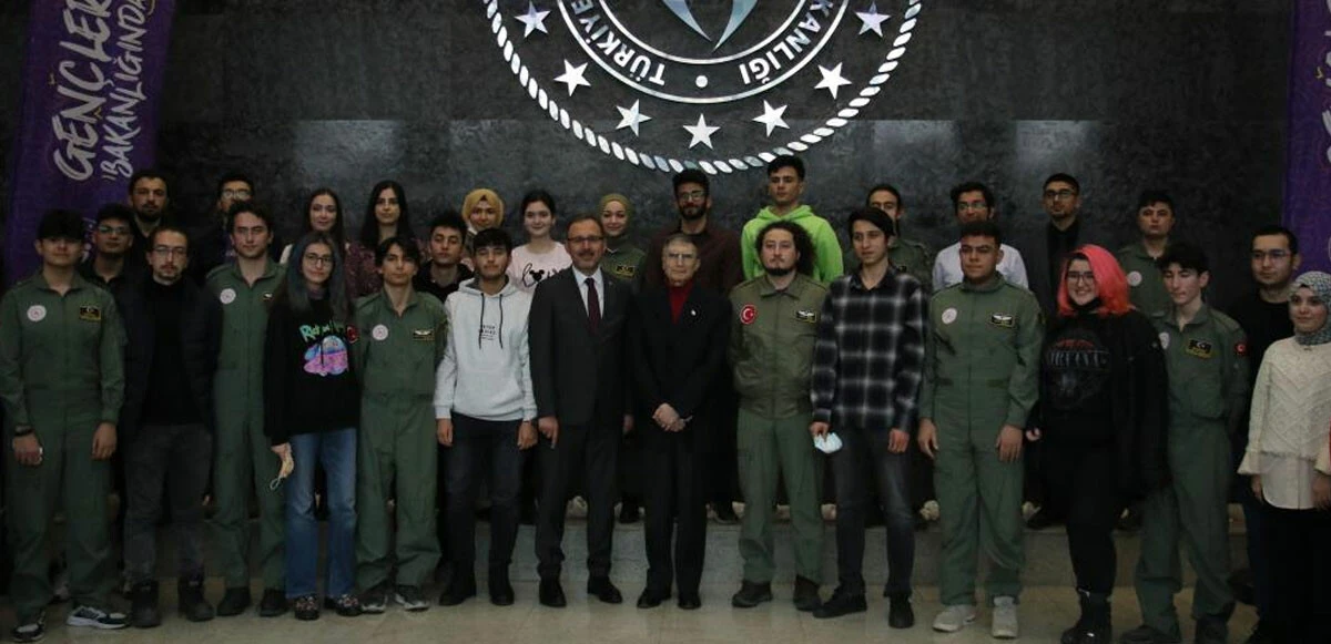 Aziz Sancar, Gençlik ve Spor Bakanlığı’nda gençlerle buluştu