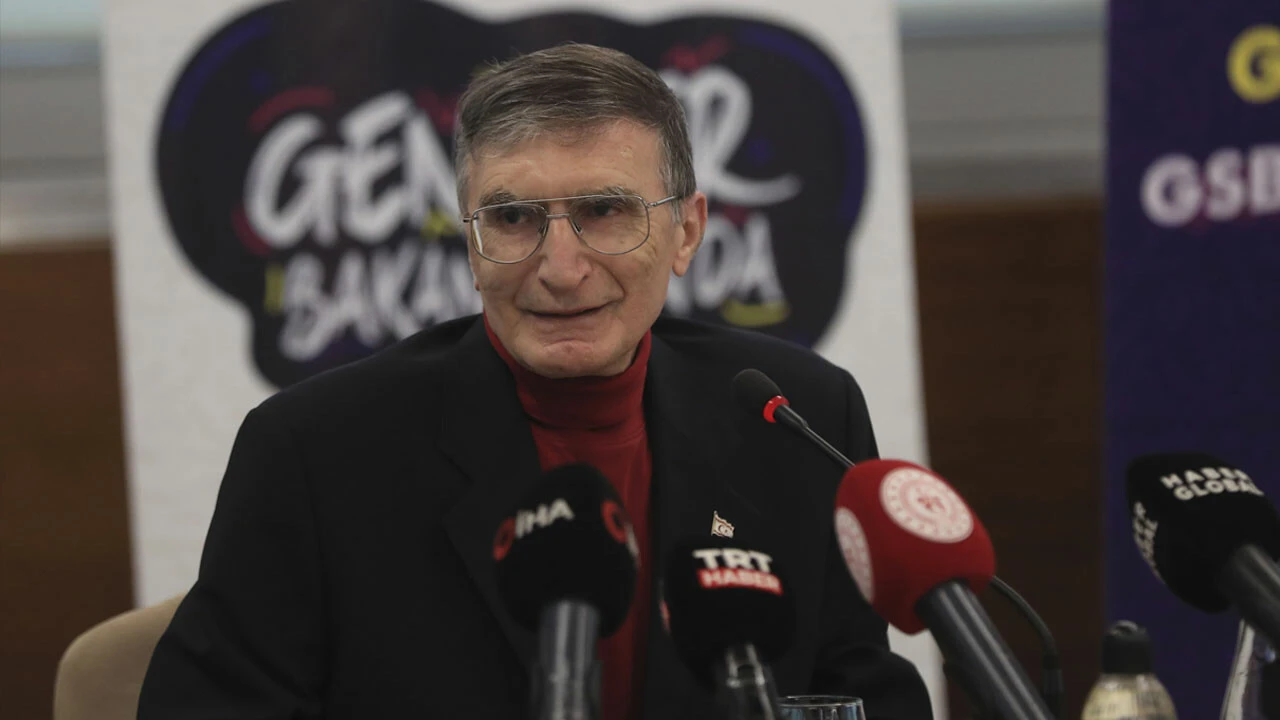 Bakan Kasapoğlu ve Aziz Sancar, gençlerle buluştu