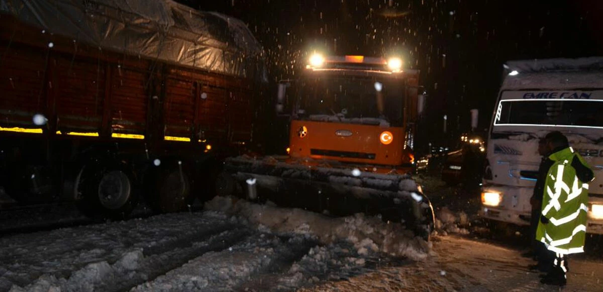 Son dakika! Konya'da tur otobüsü devrildi, çok sayıda ölü ve yaralı var