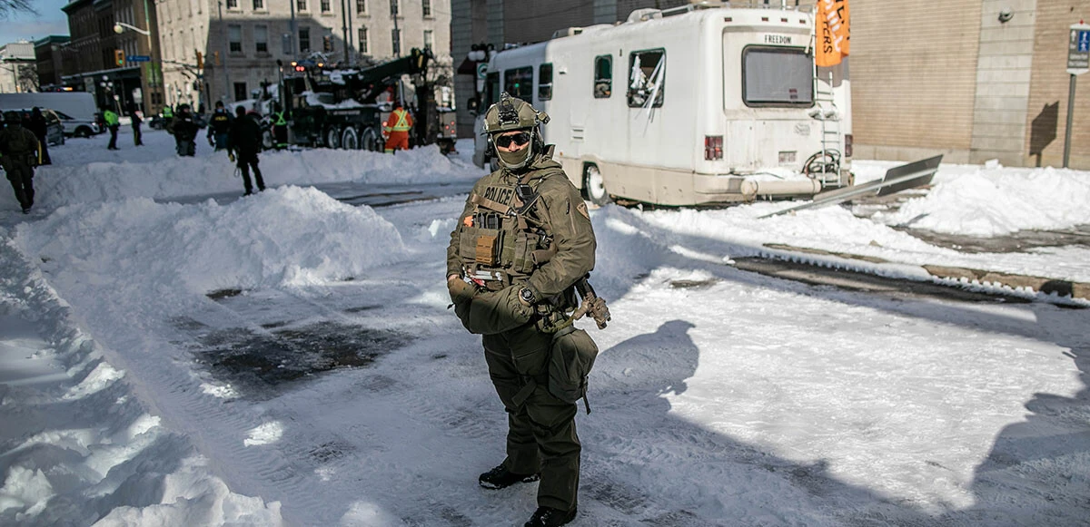 Kanada'da Özgürlük Konvoyu göstericilerine sert müdahale: Atlarla ezip geçtiler