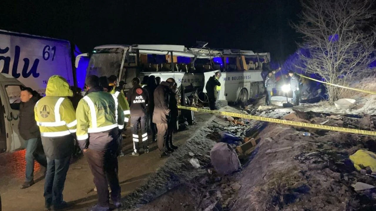 Son dakika! İBB otobüsü Çankırı'da kaza yaptı: Çok sayıda ölü ve yaralı var