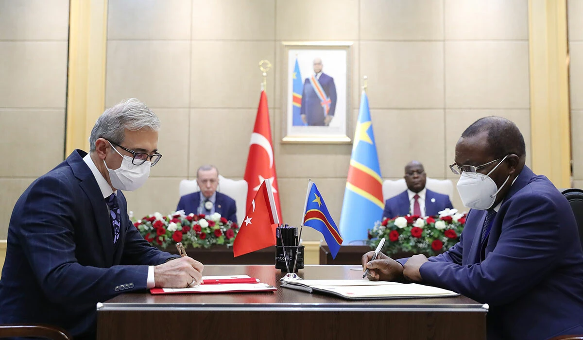 Cumhurbaşkanı Erdoğan Kongo'da! Türkiye'den aşı yardımı