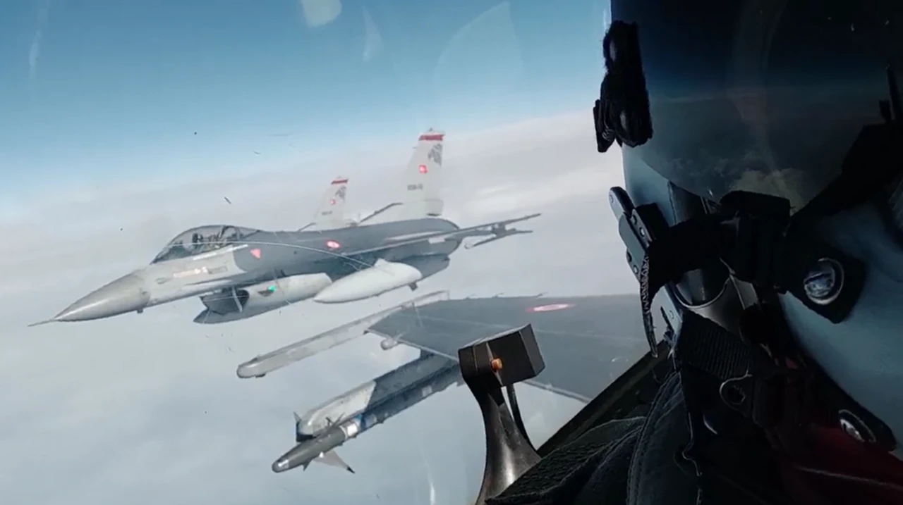MSB F-16’ların muhteşem görüntüsünü paylaştı! 30.000-35.000 fit irtifa