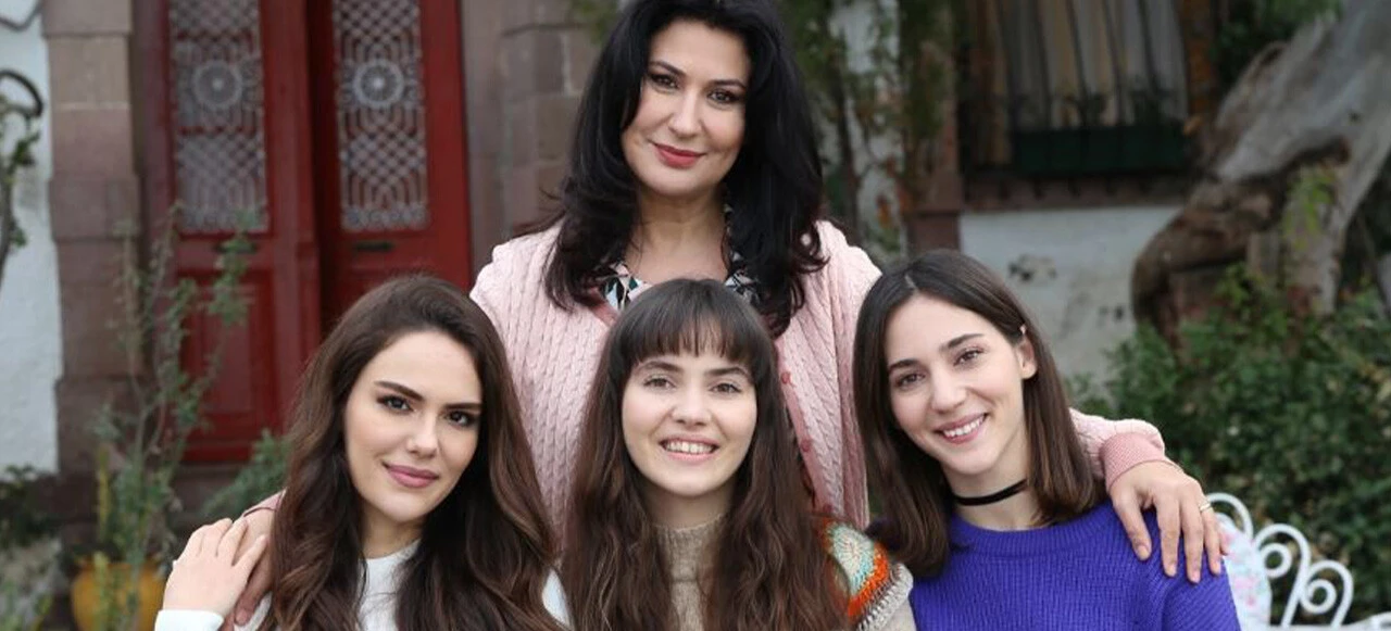 Üç Kız Kardeş dizisinin Türkan'ı Özgü Kaya kimdir, kaç yaşında? Özgü Kaya hangi dizilerde oynadı?