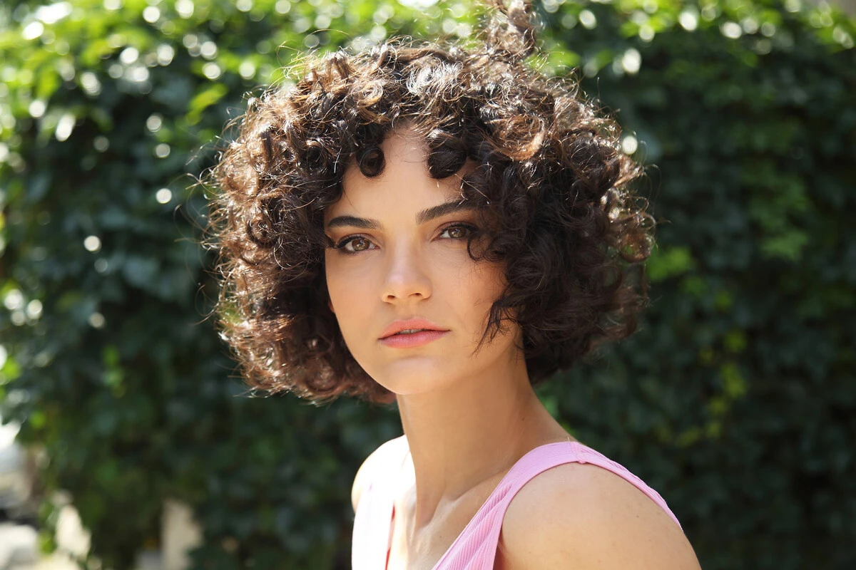 Üç Kız Kardeş Dizisi’nin 'Mine'si Nazlı Senem Ünal kimdir, nereli kaç yaşında?