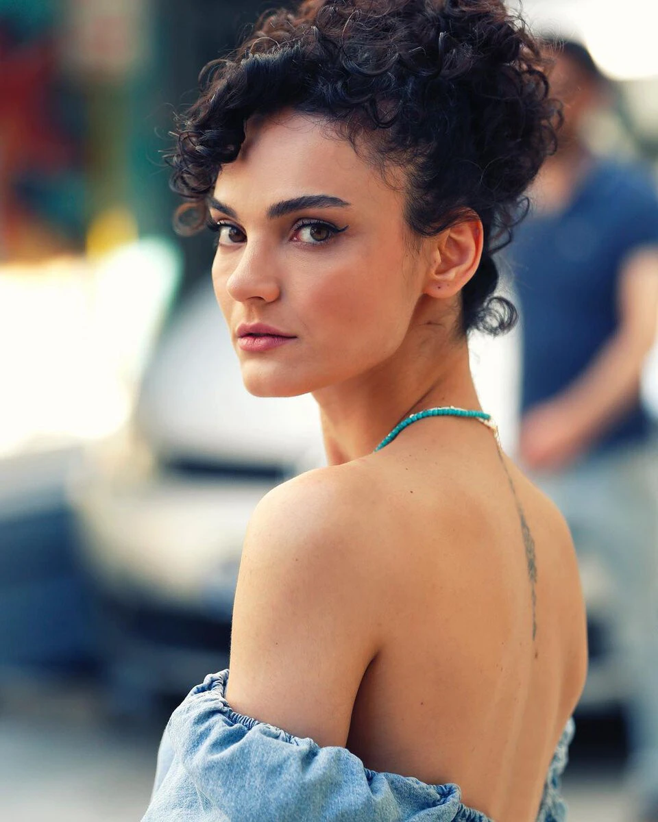 Üç Kız Kardeş Dizisi’nin 'Mine'si Nazlı Senem Ünal kimdir, nereli kaç yaşında?