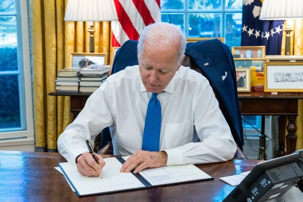 Putin'in kararının ardından ABD Başkanı Joe Biden'dan yaptırım adımı: 2 bölgeye ticareti yasakladı