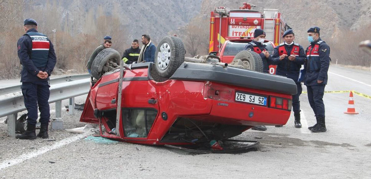 Çok sevdiği kırmızı arabası sonu oldu