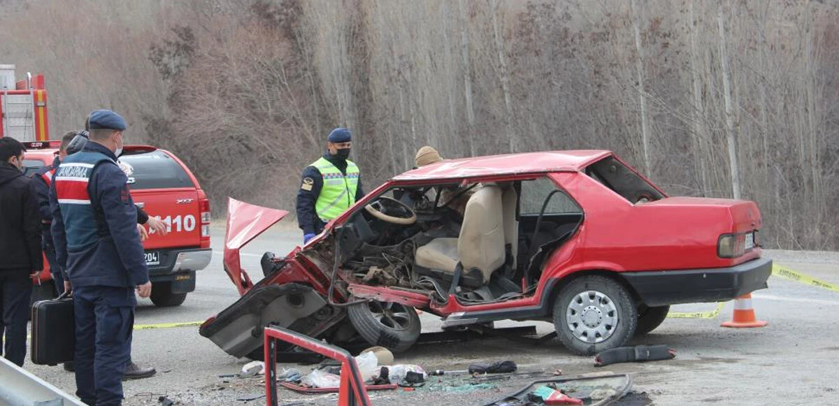 Çok sevdiği kırmızı arabası sonu oldu