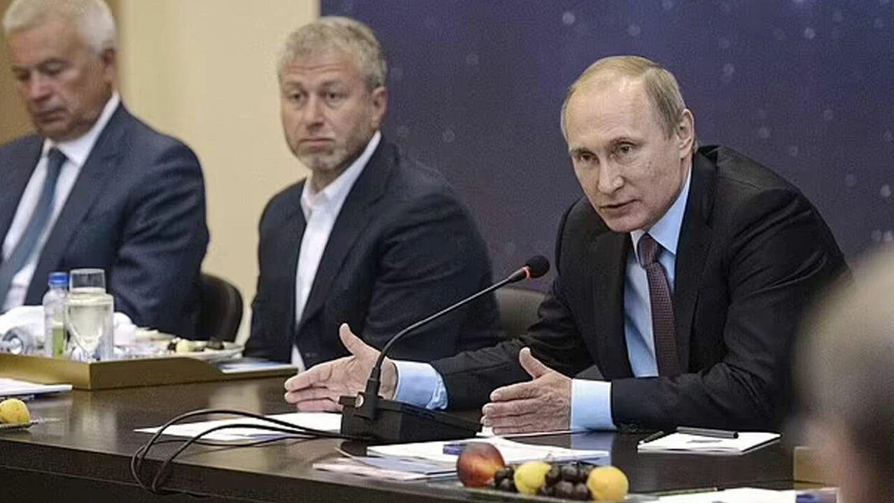 Rus milyarder Abramovich, Chelsea'nin yönetimini bıraktı