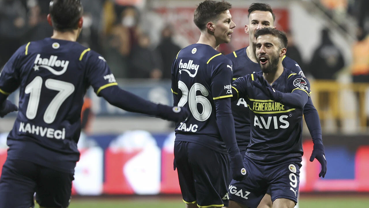 Fenerbahçe 90'da güldü! Maç sonucu: Kasımpaşa 1-2 Fenerbahçe