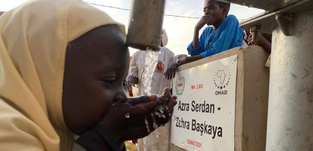 Afrika'da su kuyusu açtıran Azra devlet nişanı ile ödüllendirildi
