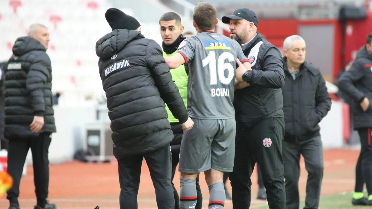 Fatih Karagümrük'ün yıldız futbolcusu Fabio Borini hastaneye kaldırıldı!