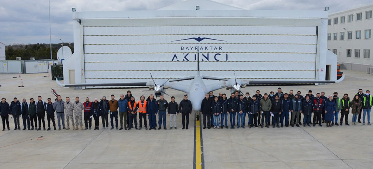 Bayraktar AKINCI B nedir, özellikleri neler? AKINCI B Taarruzi İnsansız Hava Aracı ilk uçuşunu yaptı