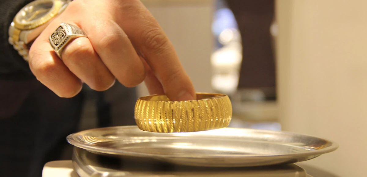 Altın fiyatlarına Rusya-Ukrayna etkisi: Düğün sezonu öncesi kuyumcularda hareketlilik