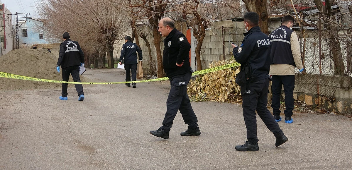 Boşanmak üzere olduğu eşi tarafından pompalı tüfekle vuruldu