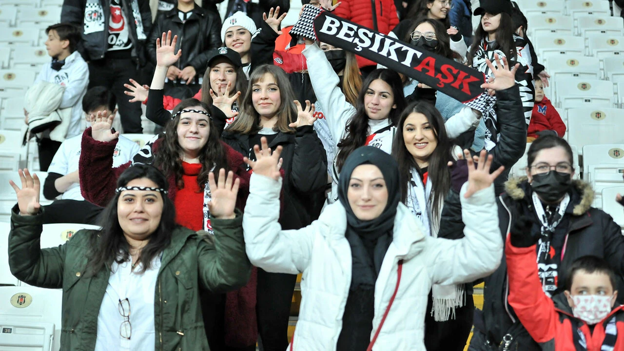 Gol düellosunda kazanan çıkmadı! Maç sonucu: Beşiktaş 2-2 Başakşehir