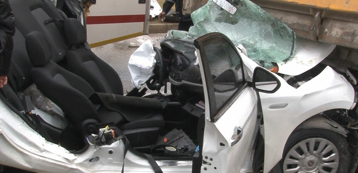 Öldü sanıldığı araçtan canlı çıkarıldı