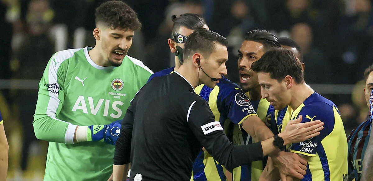 Fenerbahçe hakem Zorbay Küçük'e öfke saçtı