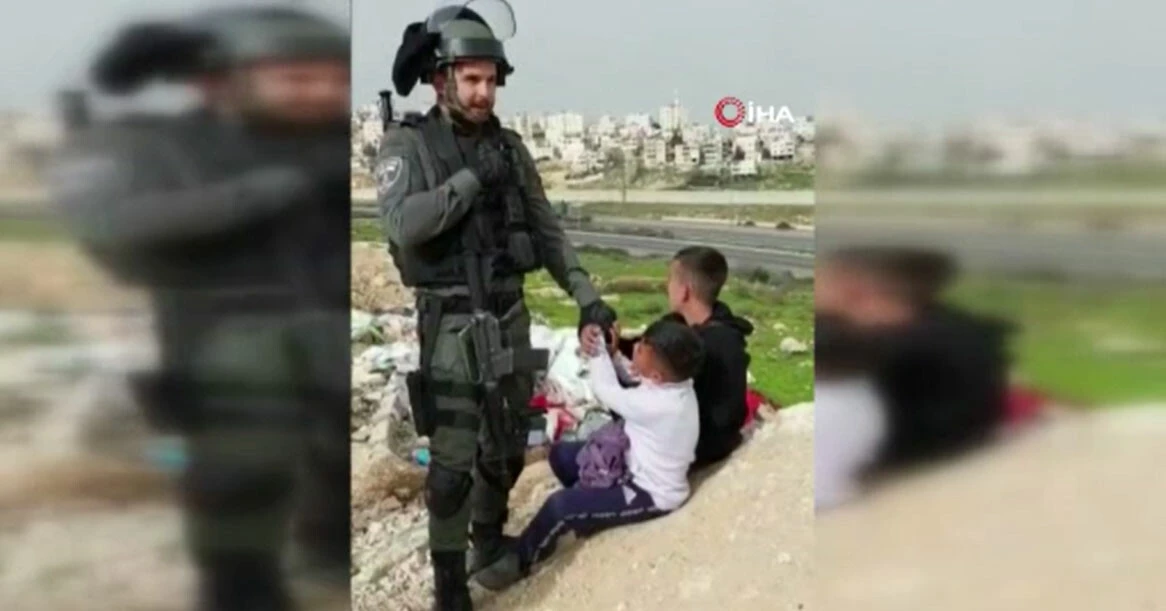 İsrail'in zulmü bitmek bilmiyor! 2 Filistinli çocuğu böyle alıkoydular