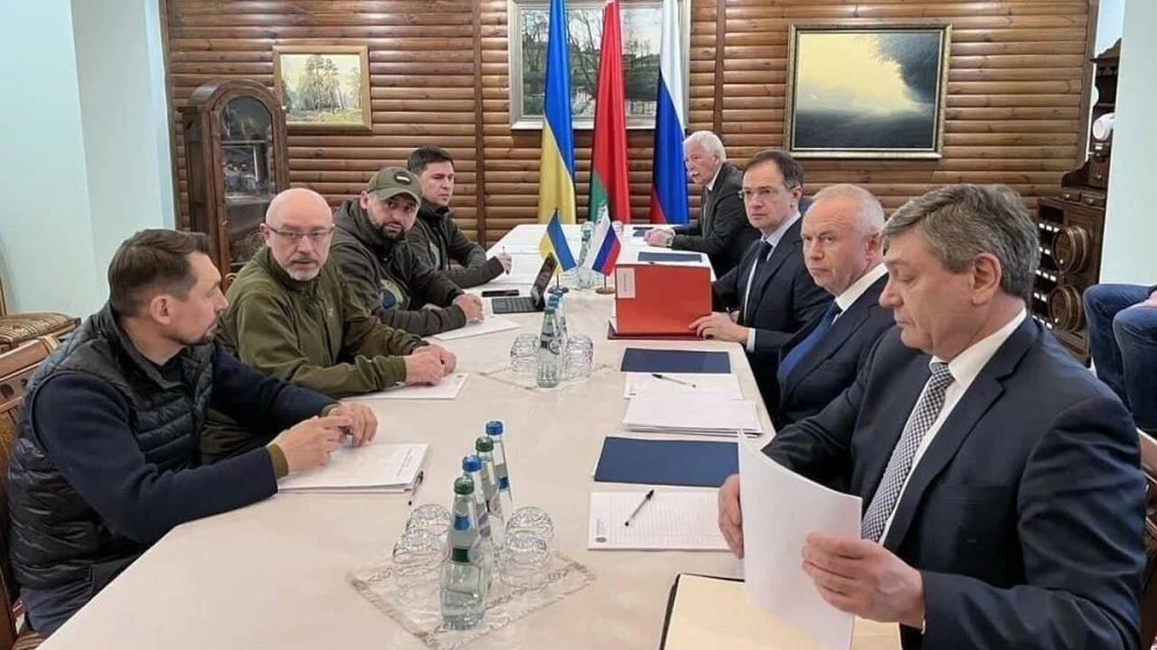 Rusya ile Ukrayna üçüncü kez masaya oturdu: Moskova'dan 3 şart