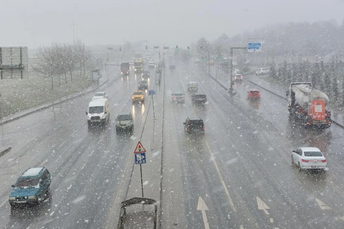 Meteoroloji uyardı: Kar yağışı bugün başladı! THY seferleri iptal etti, Okullarda tatil kararı